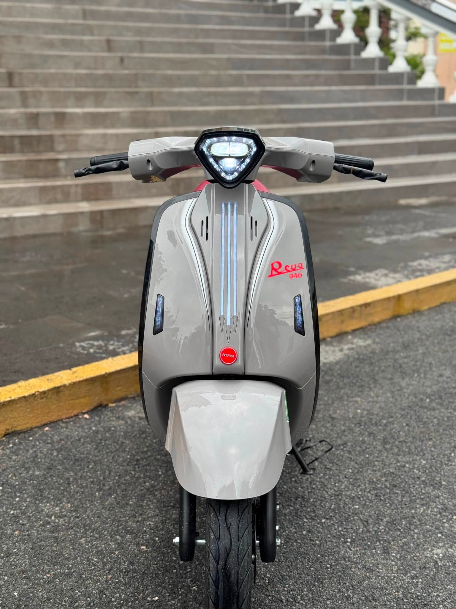 xe điện Revo 946