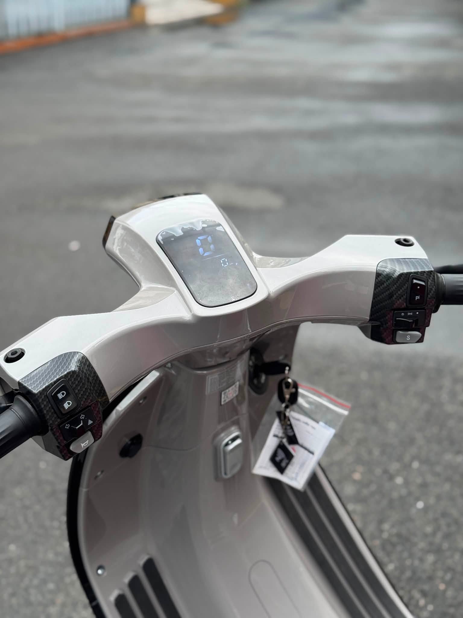 xe điện Revo 946
