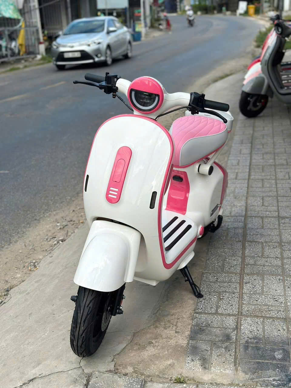 Tên sản phẩm là Dylexe X1 màu trắng