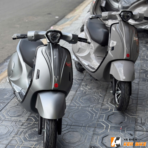 Xe máy điện Revo 946 màu xám mờ